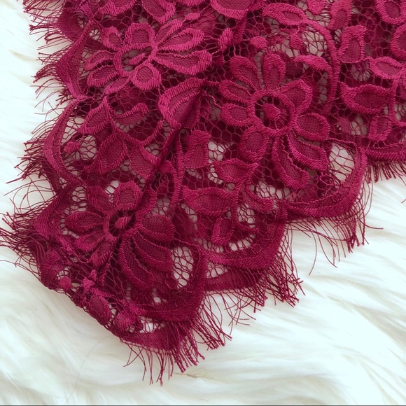 😍🎉 HP Best in Boutiques Burgundy lace bodysuit - Picture 4 of 6